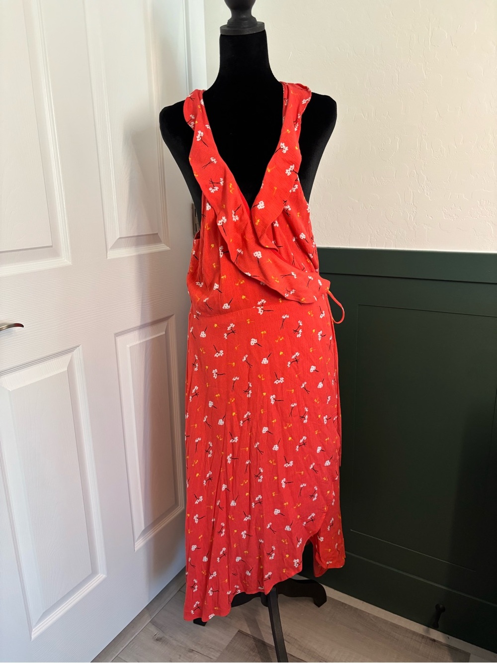 Lumière Floral Wrap Midi Dress Red Orange Halter Open Back Large - Picture 3 of 11